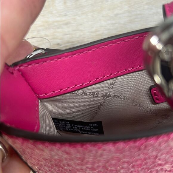 3210 NWT Michael Kors Fuchsia Sequin Shoulder Bag - Picture 6 of 7